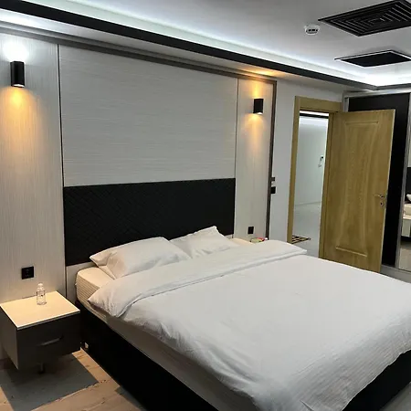 Hotel Kt & *